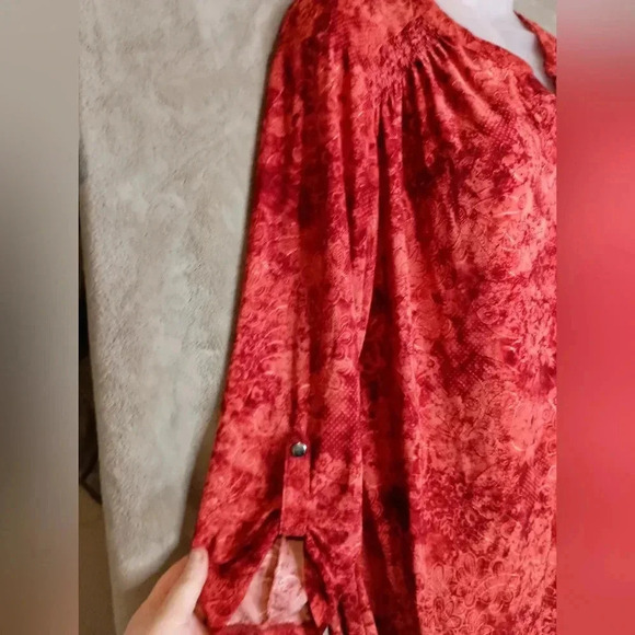 Christmas Long Sleeve Red floral velvet NOTATIONS soft‎ blouse (#924) - Picture 4 of 8